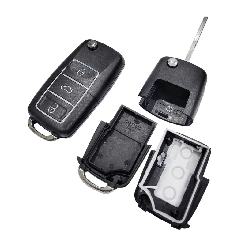 Clé de voiture factice avec compartiment secret.          مفتاح سيارة مزيف مع مخزن سري