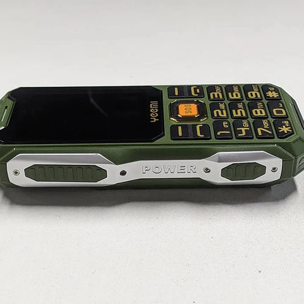 YEEMI Q8 GSM 2G teléfono resistente batería grande linterna Dual 2,4 pulgadas pantalla HD Dual SIM teléfono móvil botón grande teléfono móvil