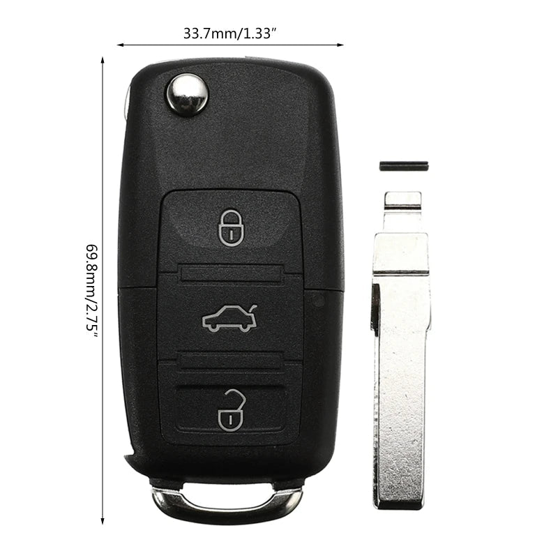 Clé de voiture factice avec compartiment secret.          مفتاح سيارة مزيف مع مخزن سري