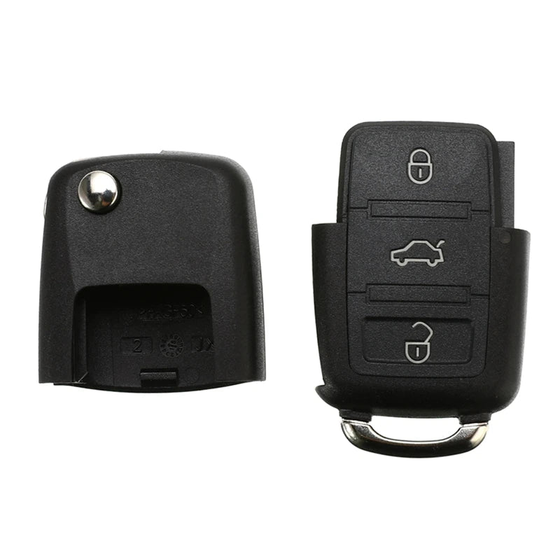 Clé de voiture factice avec compartiment secret.          مفتاح سيارة مزيف مع مخزن سري