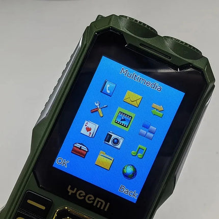 YEEMI Q8 GSM 2G teléfono resistente batería grande linterna Dual 2,4 pulgadas pantalla HD Dual SIM teléfono móvil botón grande teléfono móvil