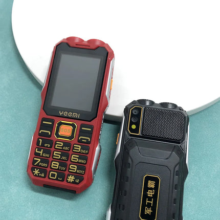 YEEMI Q8 GSM 2G teléfono resistente batería grande linterna Dual 2,4 pulgadas pantalla HD Dual SIM teléfono móvil botón grande teléfono móvil